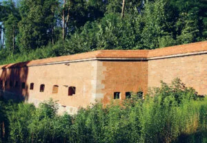 Załamanie kurtyny muru przy Bramie Kętrzyńskiej